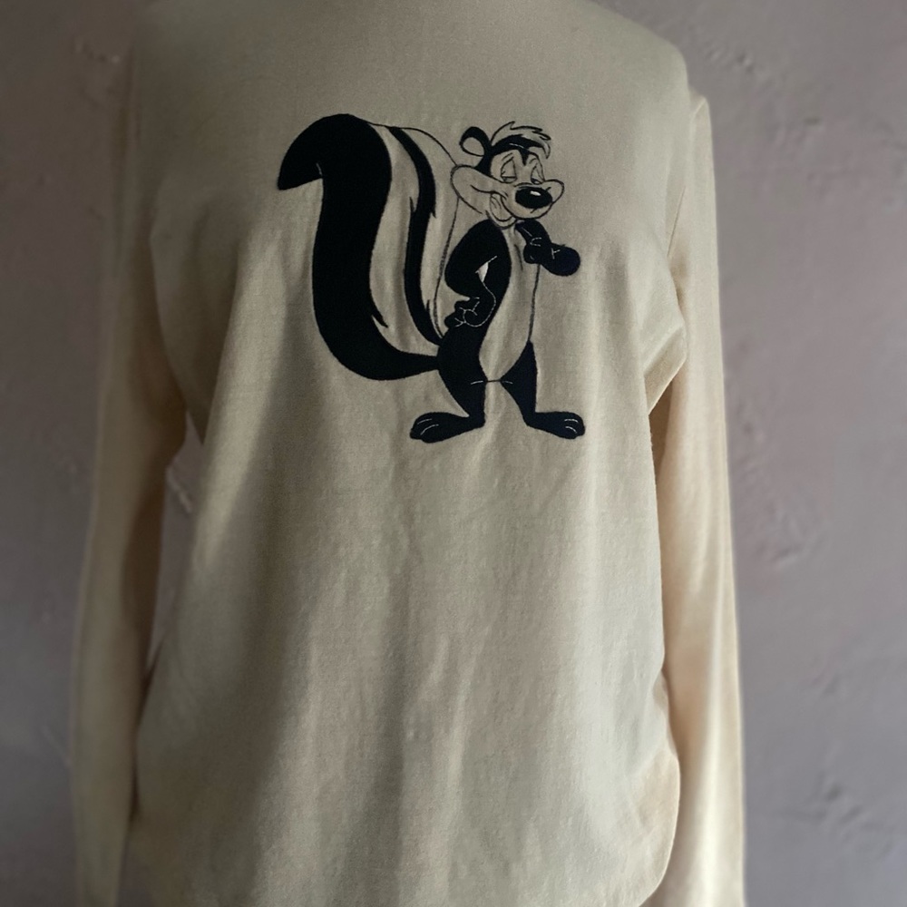 Iceberg sweater with Pepe la pew - Picture 9 of 15